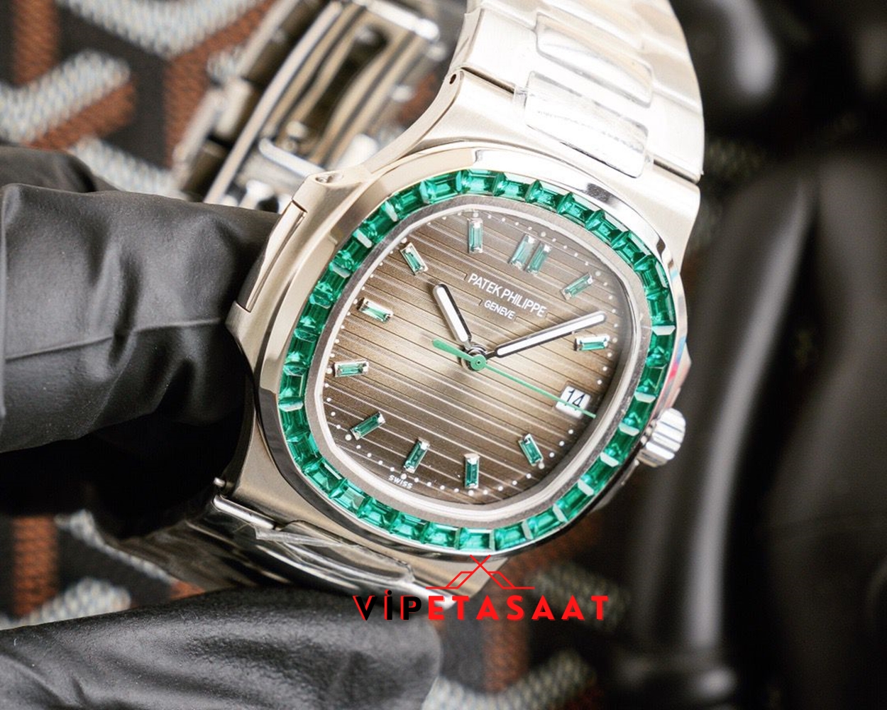 Patek Philippe Nautilus Ladies Kahve Bezel Yeşil Taşlı