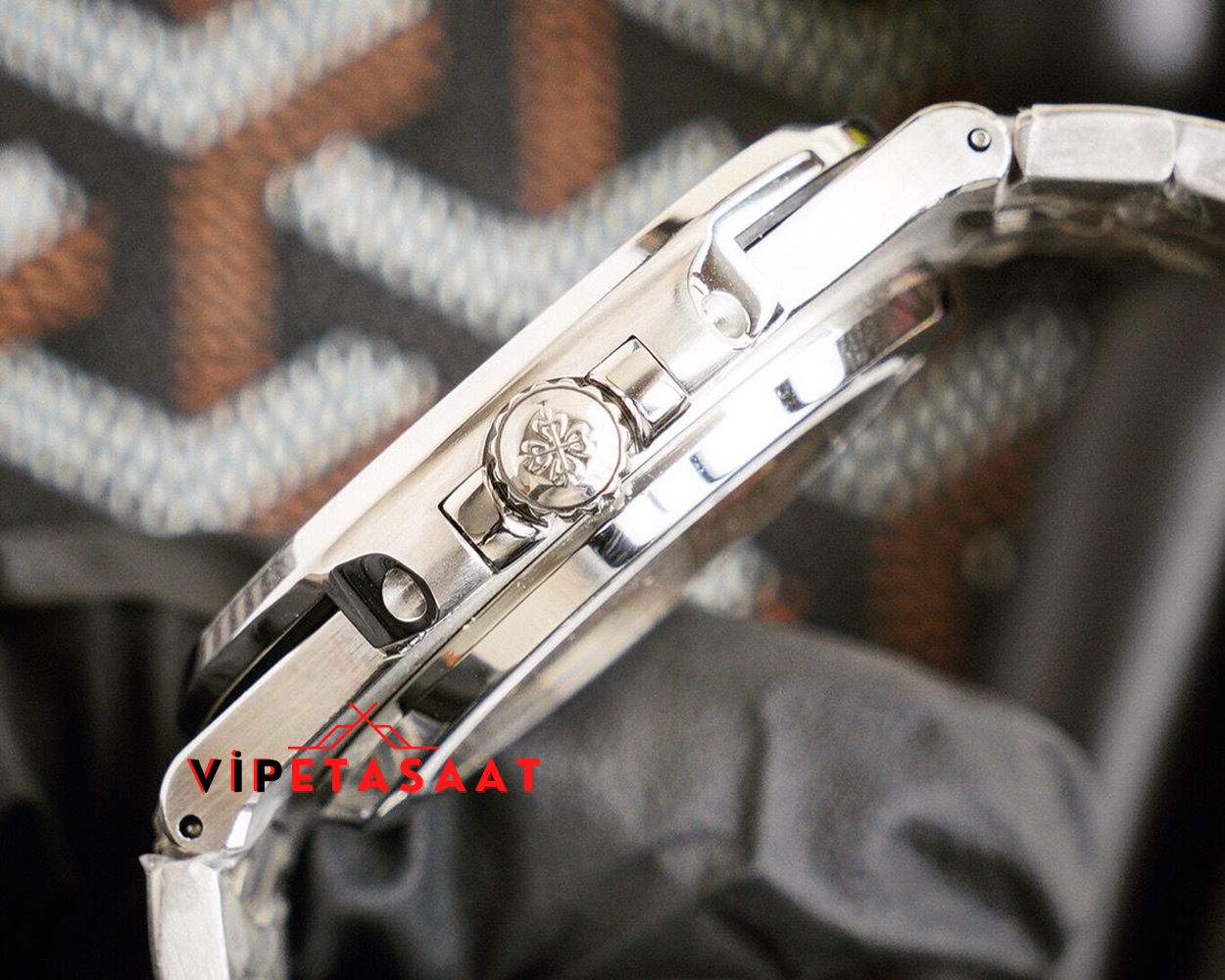 Patek Philippe Nautilus Ladies Kahve Bezel Yeşil Taşlı