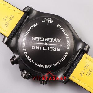 Breitling Avenger Chronograph E13383 Titanyum Kasa Siyah Kadran ETA